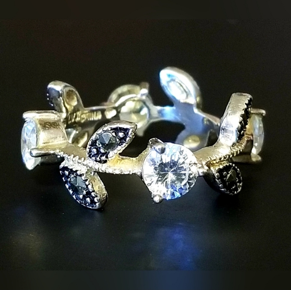 RARE Silpada Sterling Silver & Zirconia Ring